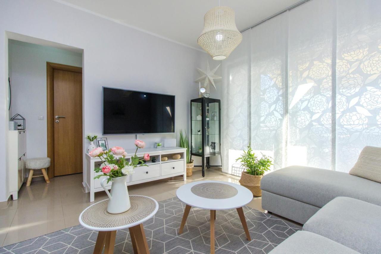 Apartment Sea View Шибеник Экстерьер фото