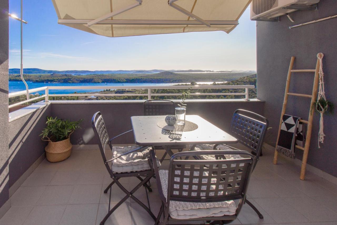 Apartment Sea View Шибеник Экстерьер фото