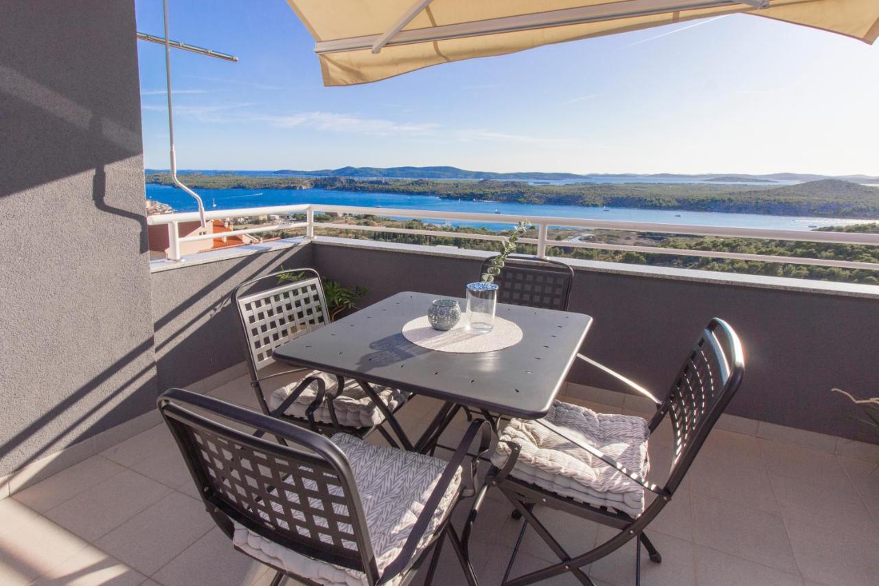 Apartment Sea View Шибеник Экстерьер фото
